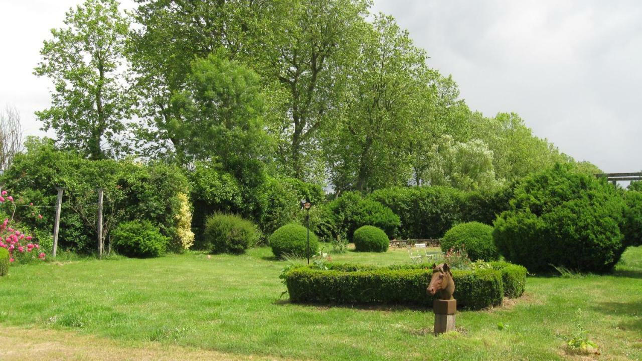 Le Petit Bois Bed & Breakfast Chateau-la-Valliere Exterior photo
