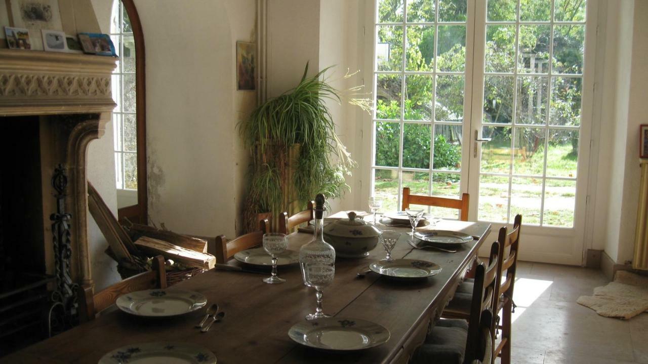 Le Petit Bois Bed & Breakfast Chateau-la-Valliere Exterior photo